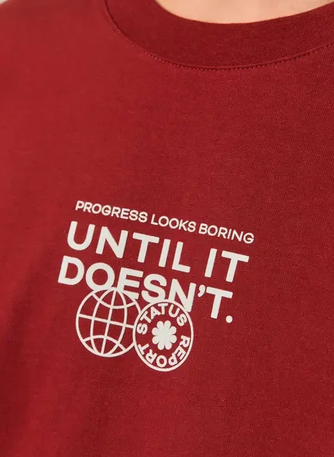 Camiseta Box Vermelha Em Malhão Escrito