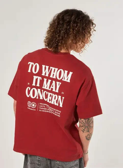 Camiseta Box Vermelha Em Malhão Escrito