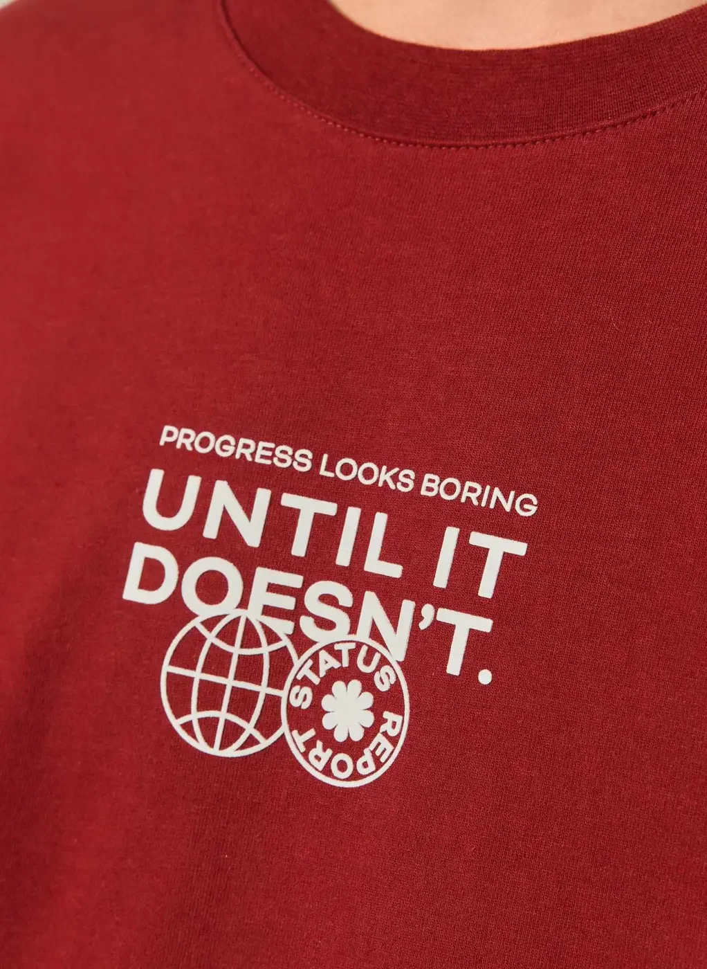 Camiseta Box Vermelha Em Malhão Escrito