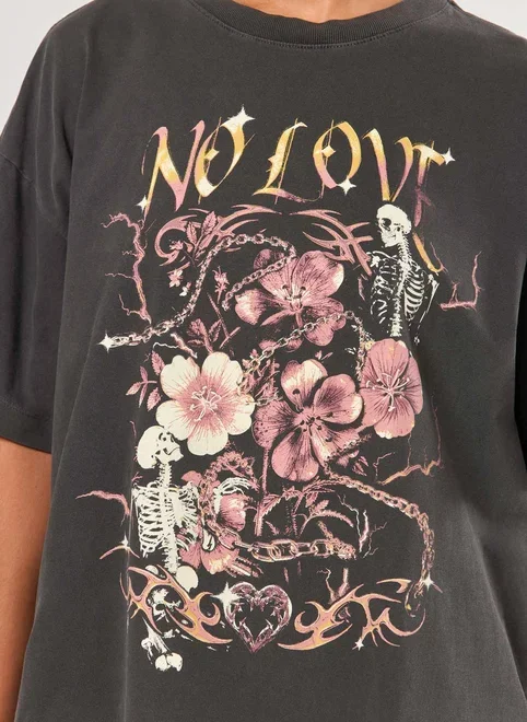 Camiseta Box Estonada Caveiras E Flores