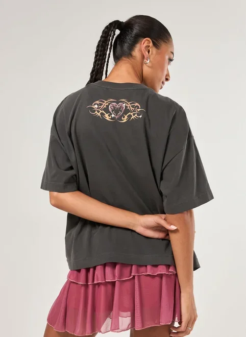 Camiseta Box Estonada Caveiras E Flores