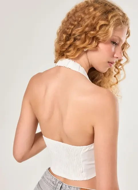 Blusa Off-White Recortes E Aviamento