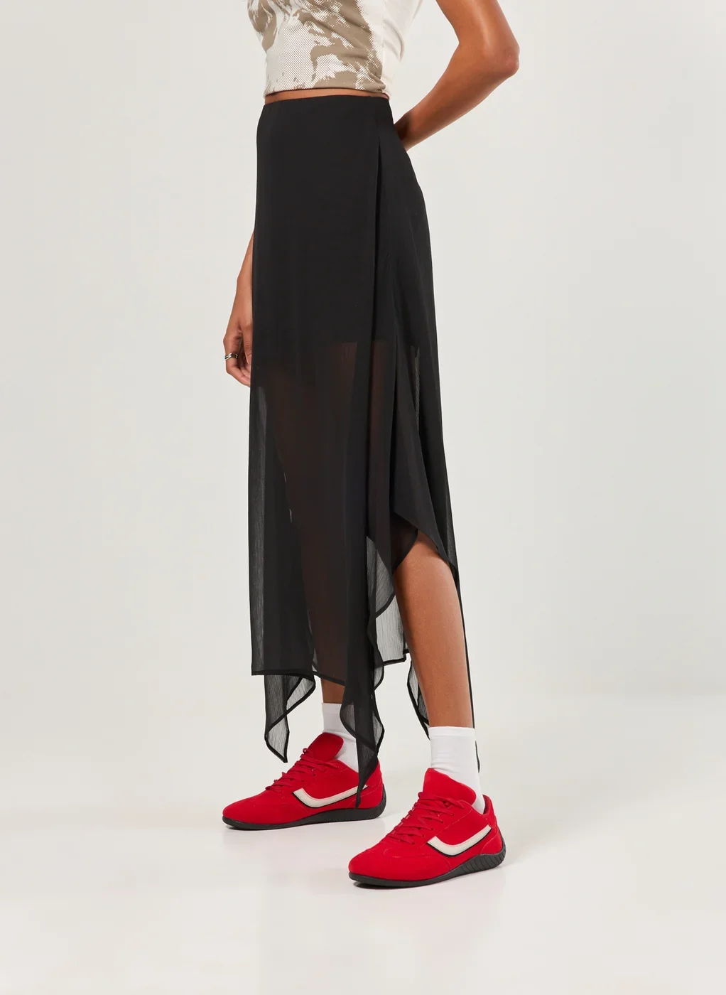 Saia Midi Preta Chiffon Pontas