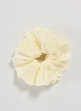 Maxi Scrunchie Broderie Amarelo Manteiga