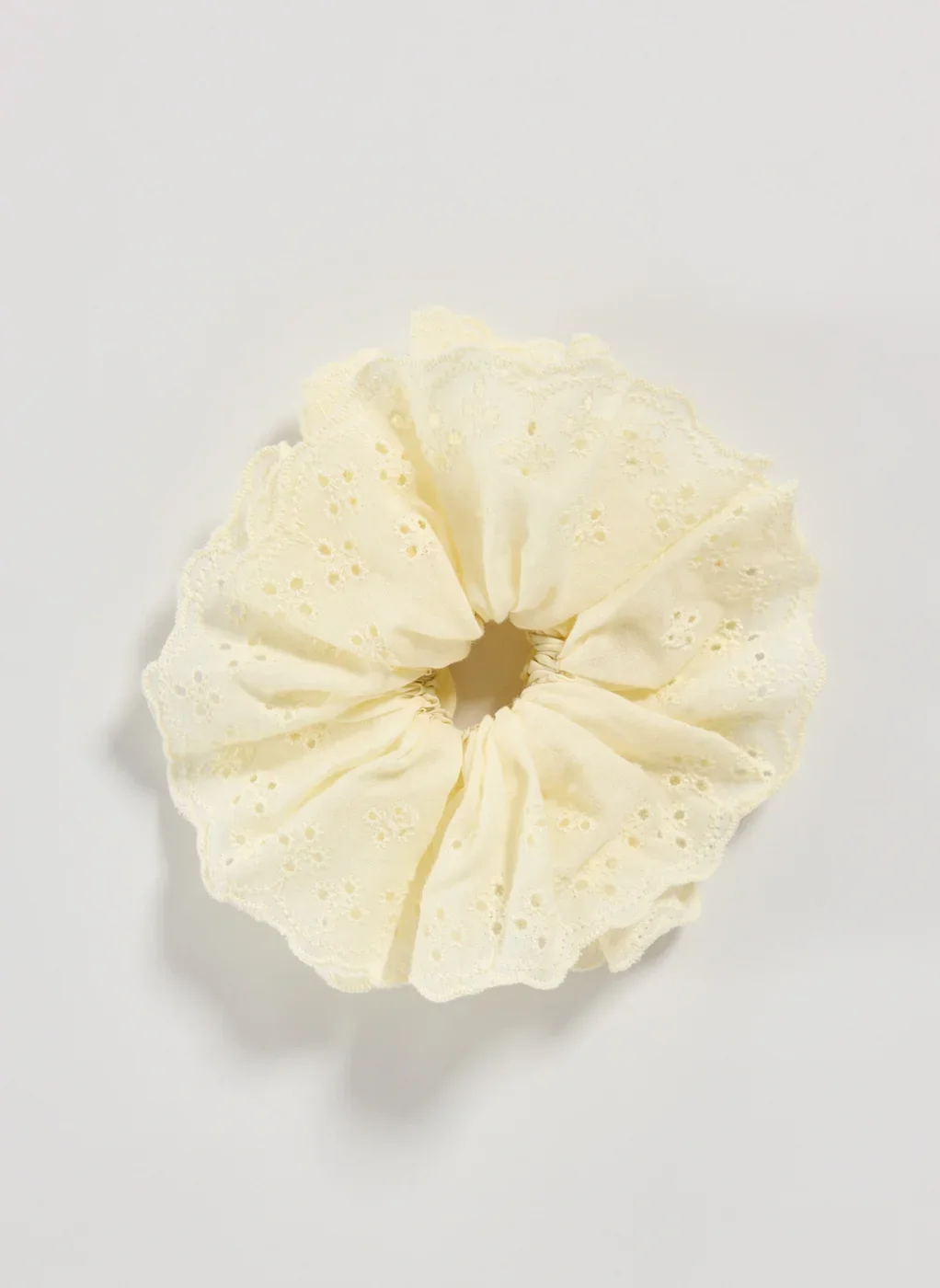 Maxi Scrunchie Broderie Amarelo Manteiga