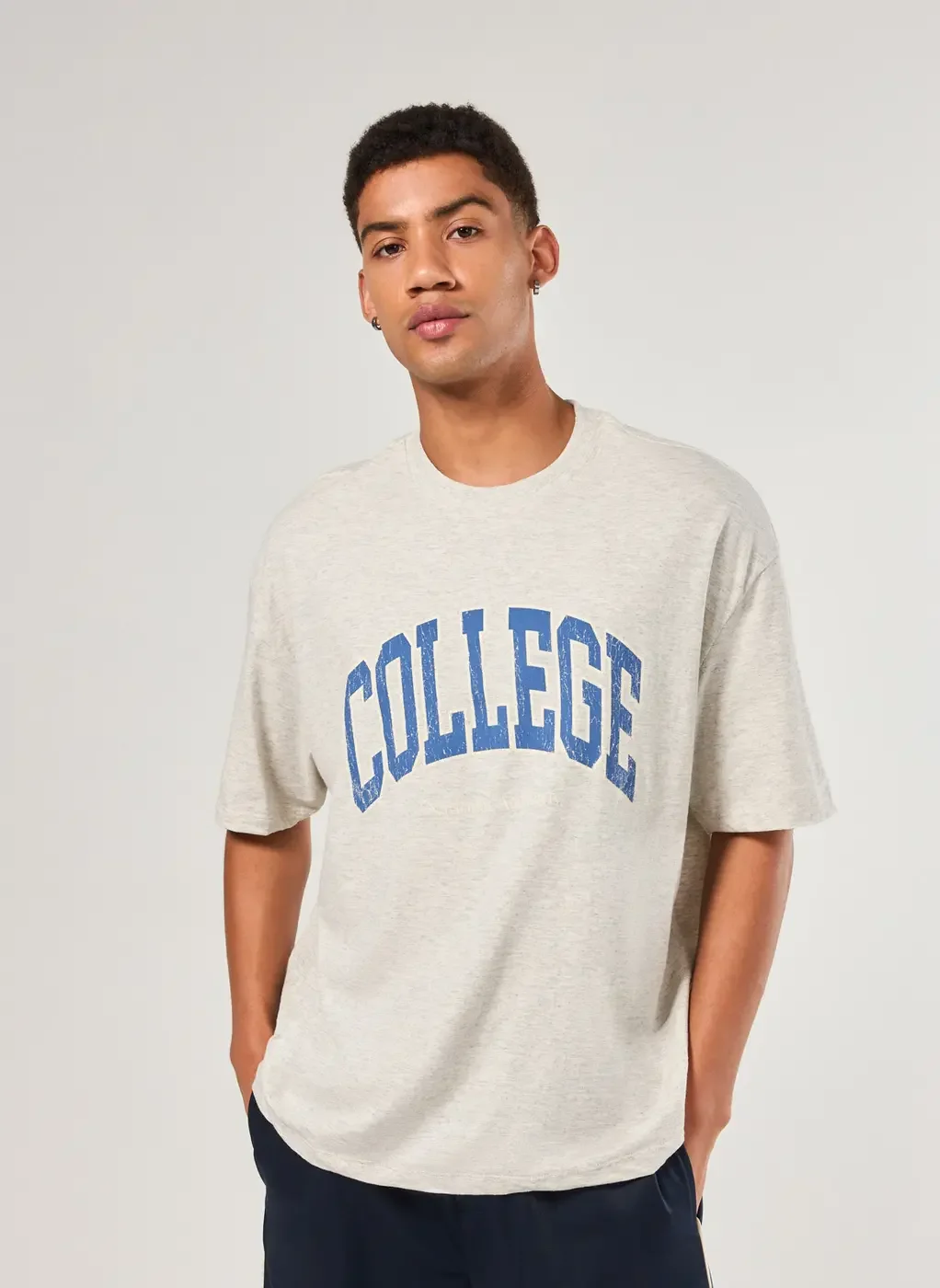 Camiseta Box Cinza College