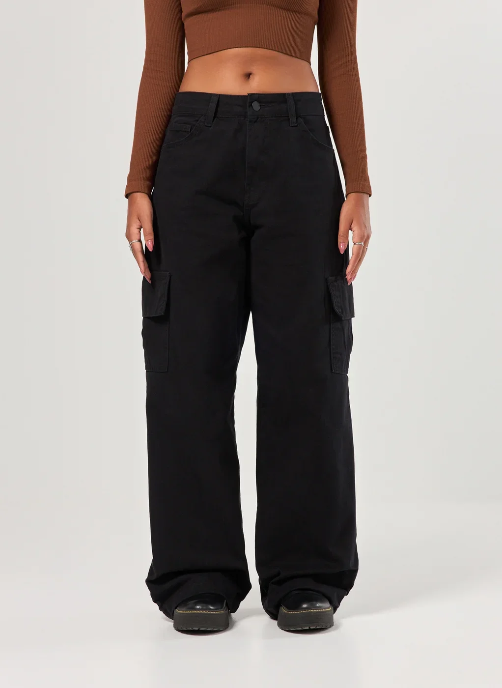 Calça Wide Leg Cintura Média Cargo