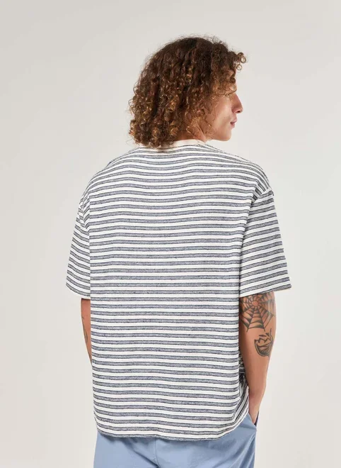 Camiseta Box Listrada Texturizada Bordado