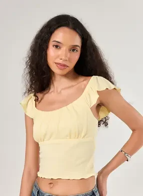 Blusa Amarelo Manteiga Texturinha Babado