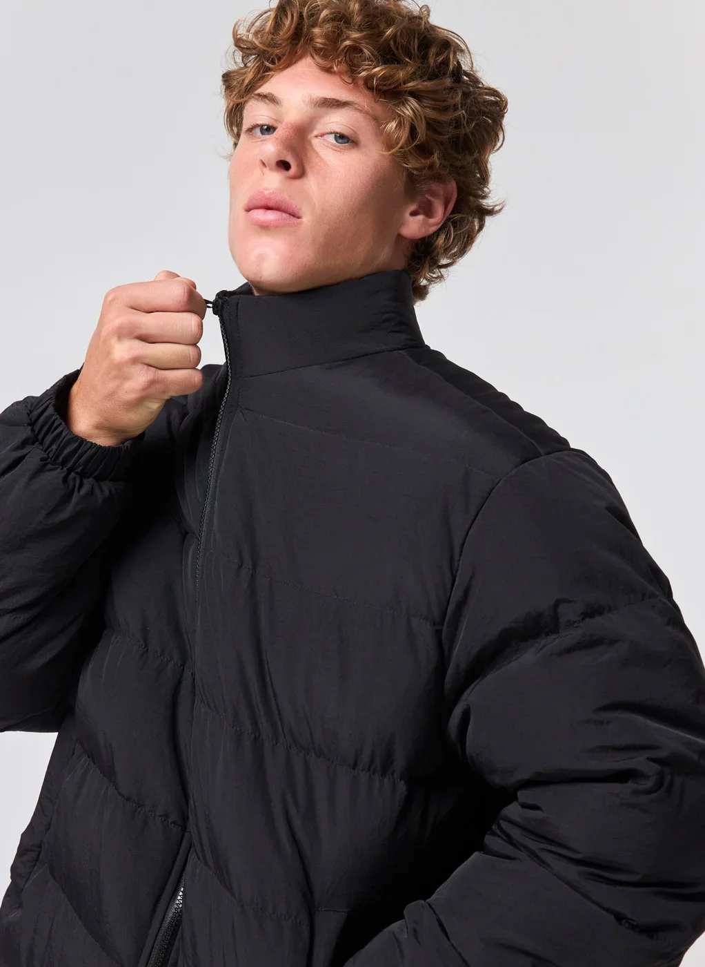 Jaqueta Box Puffer Preta Gola Alta