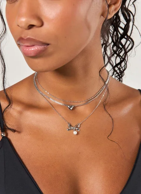 Conjunto 3 Colares Prateados Laço Pérola