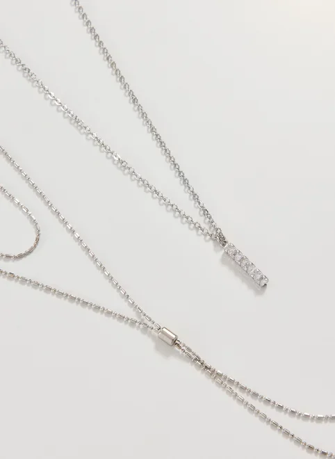 Conjunto 2 Colares Prateados Strass