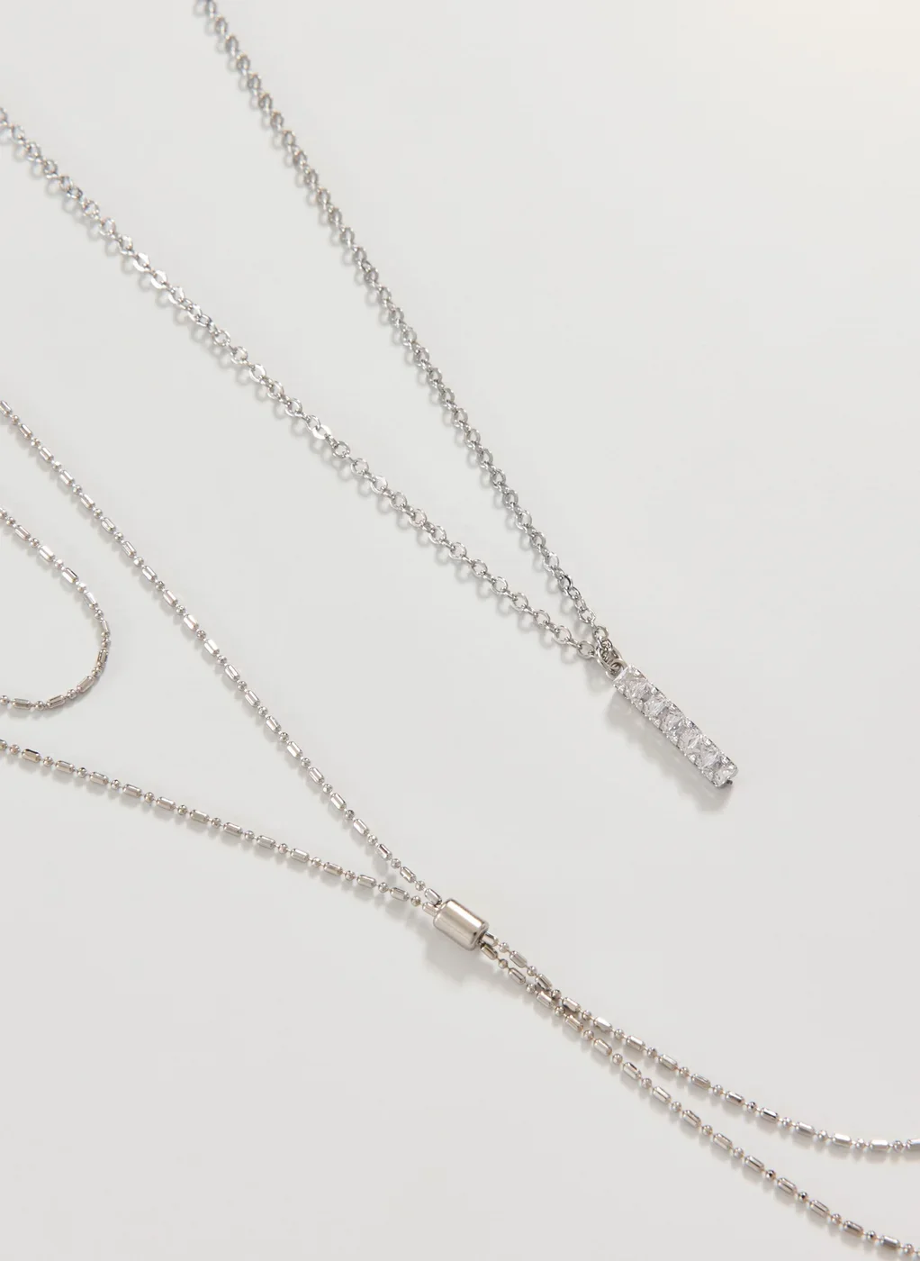 Conjunto 2 Colares Prateados Strass