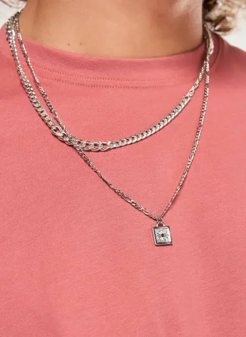 Conjunto 2 Colares Prateados Corrente E Cruz