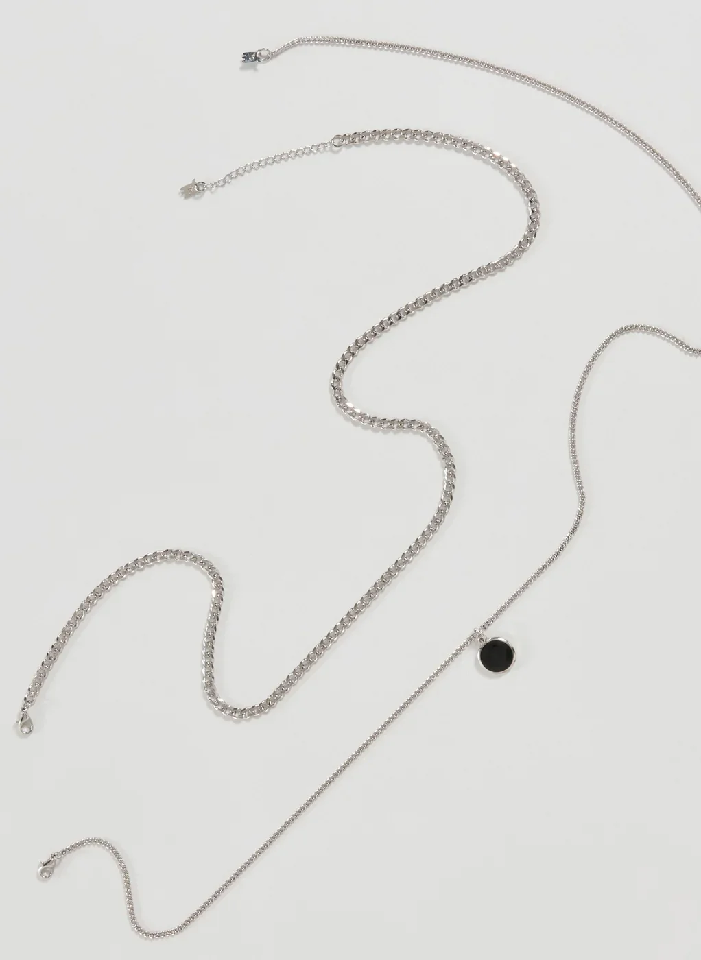 Conjunto 2 Correntes Prateadas Plaquinha Preta