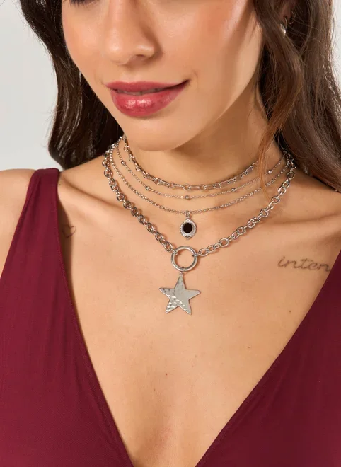 Conjunto 4 Colares Prateados Estrela