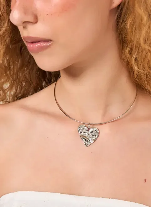 Choker Estruturada Prateada Coração