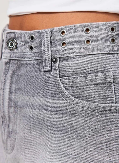 Short Jeans Ilhós No Cós