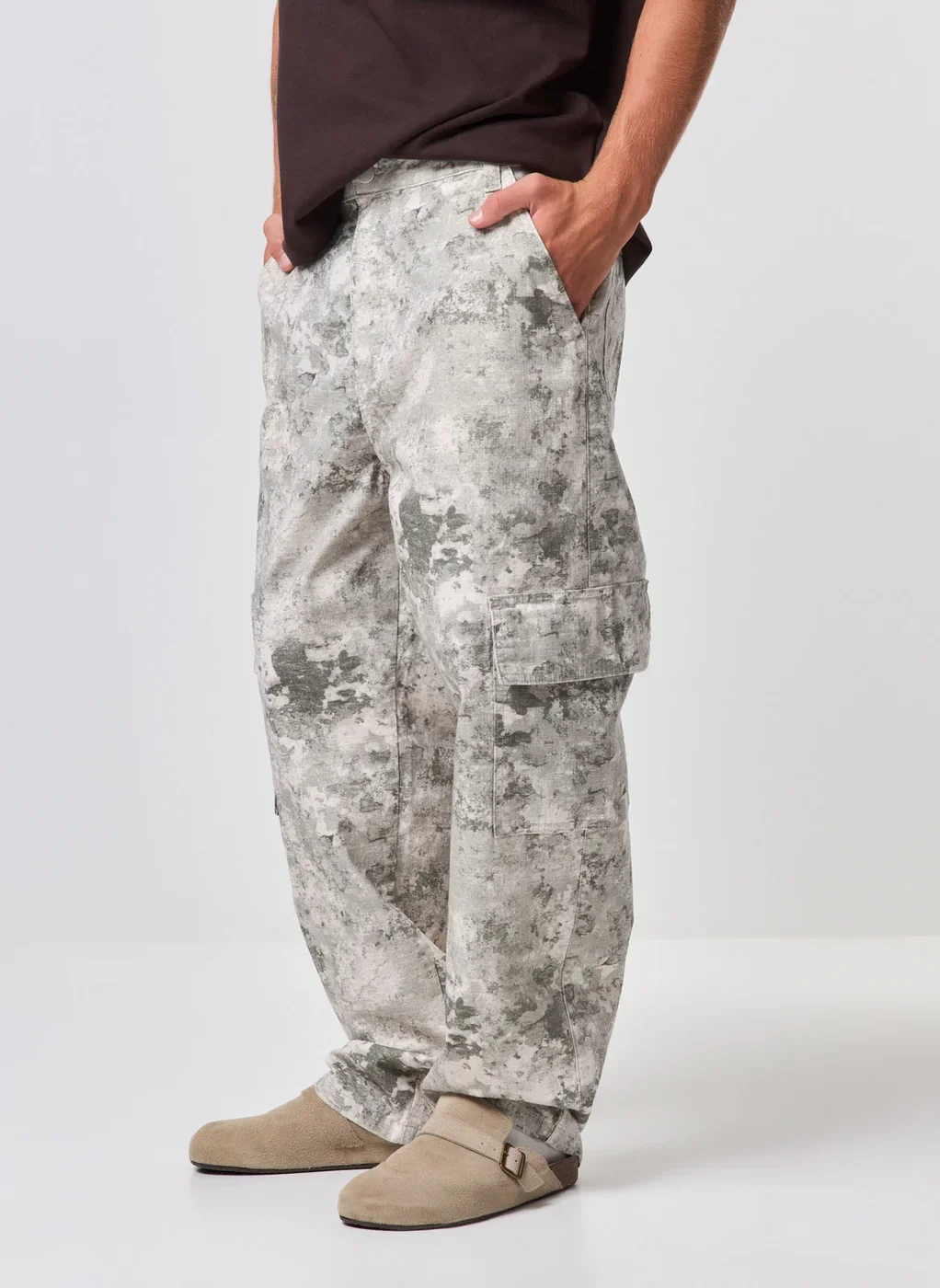 Calça Super Baggy Em Sarja Estampada