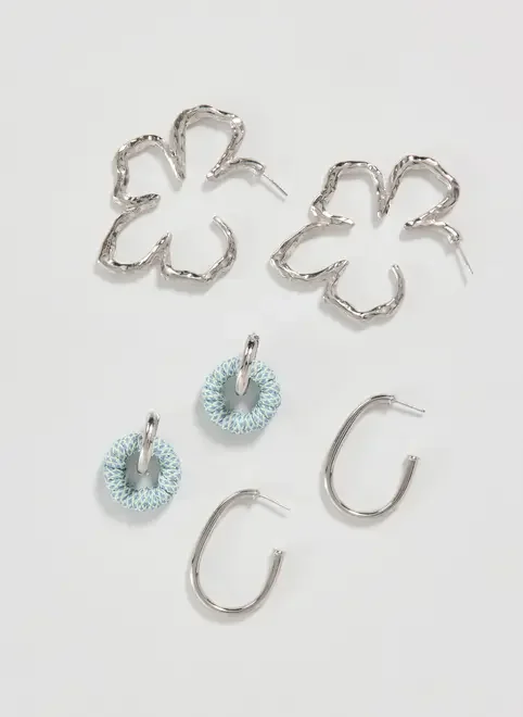 Conjunto 3 Brincos Prateados Argola Flor