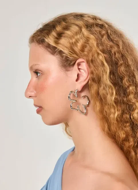 Conjunto 3 Brincos Prateados Argola Flor