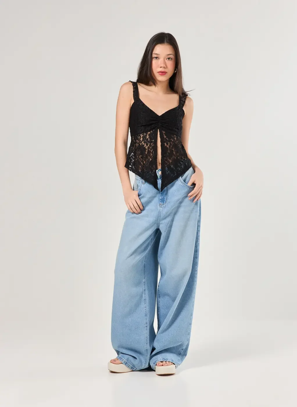 Blusa Renda Abertura Frontal