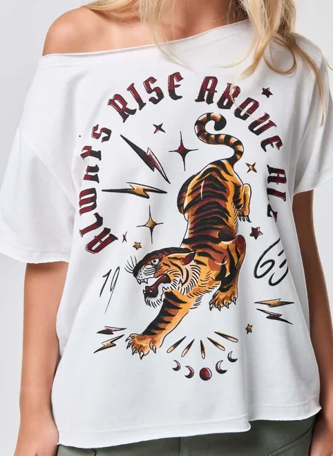 Camiseta Box Decote Canoa Tigre