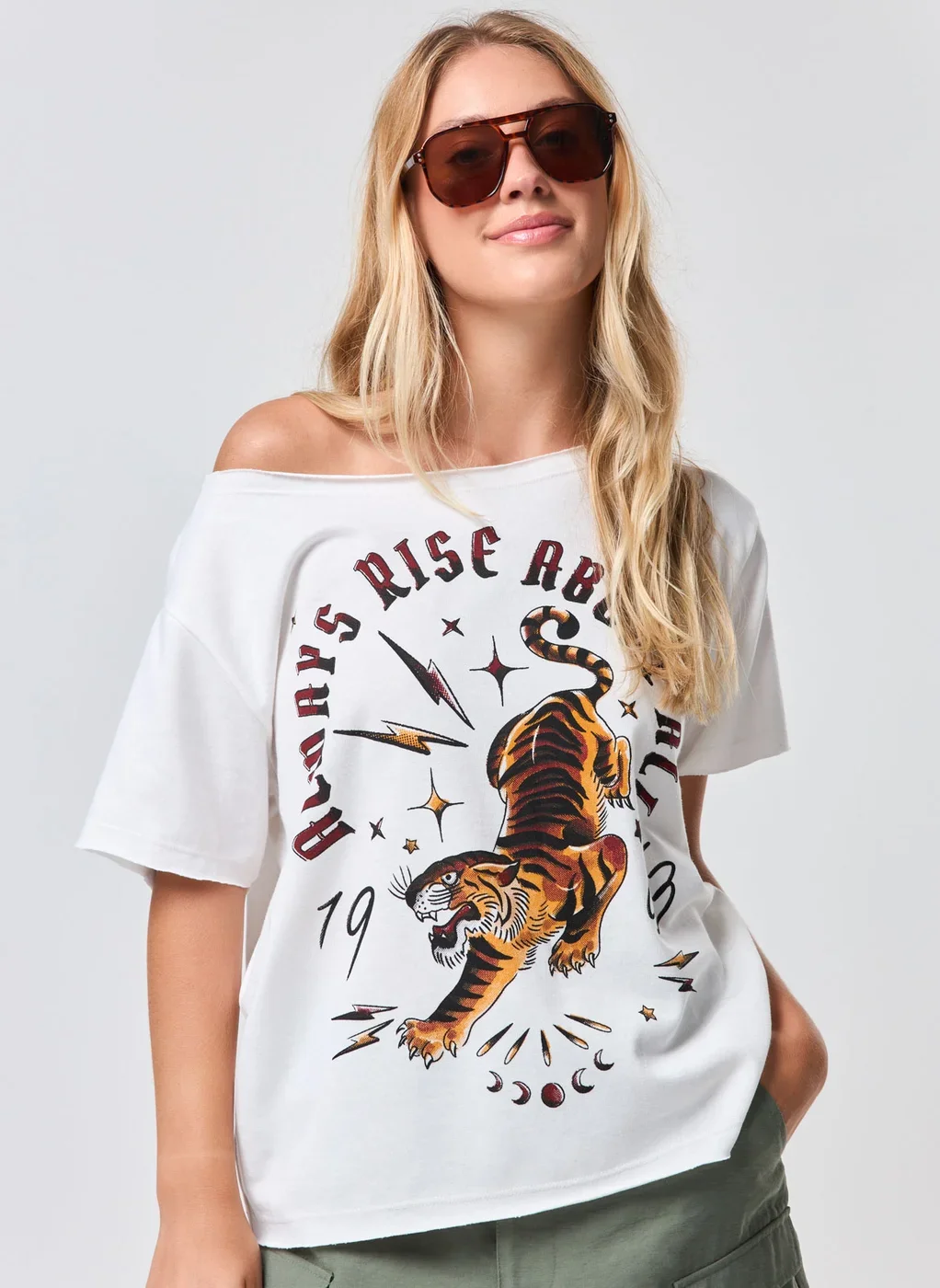 Camiseta Box Decote Canoa Tigre