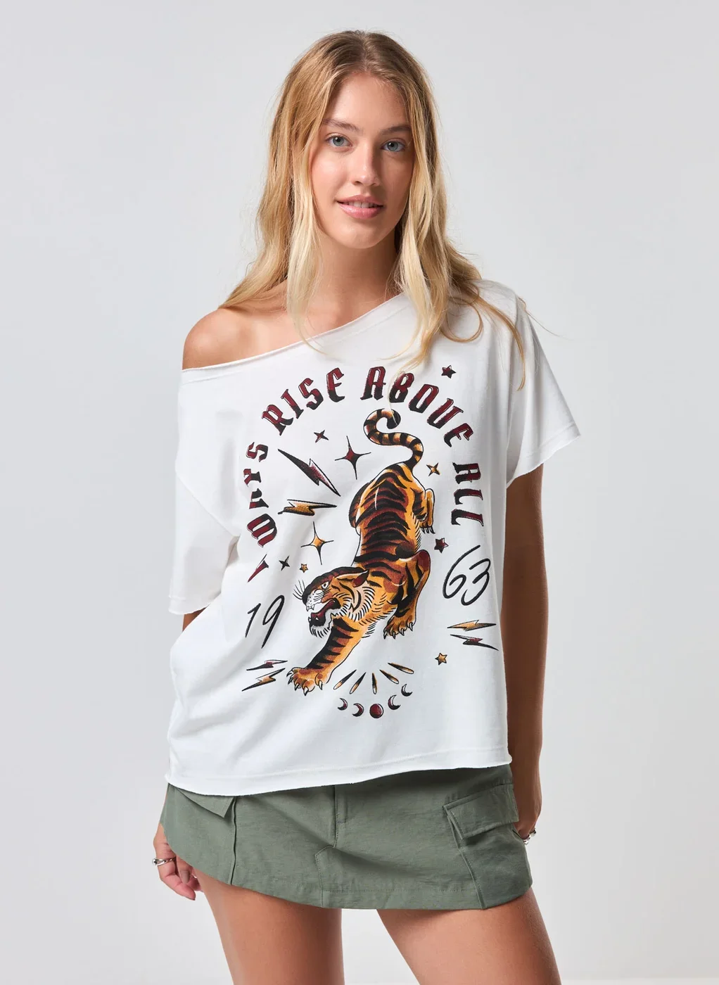 Camiseta Box Decote Canoa Tigre