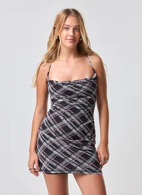 Vestido Curto Tule Xadrez Decote Degagê