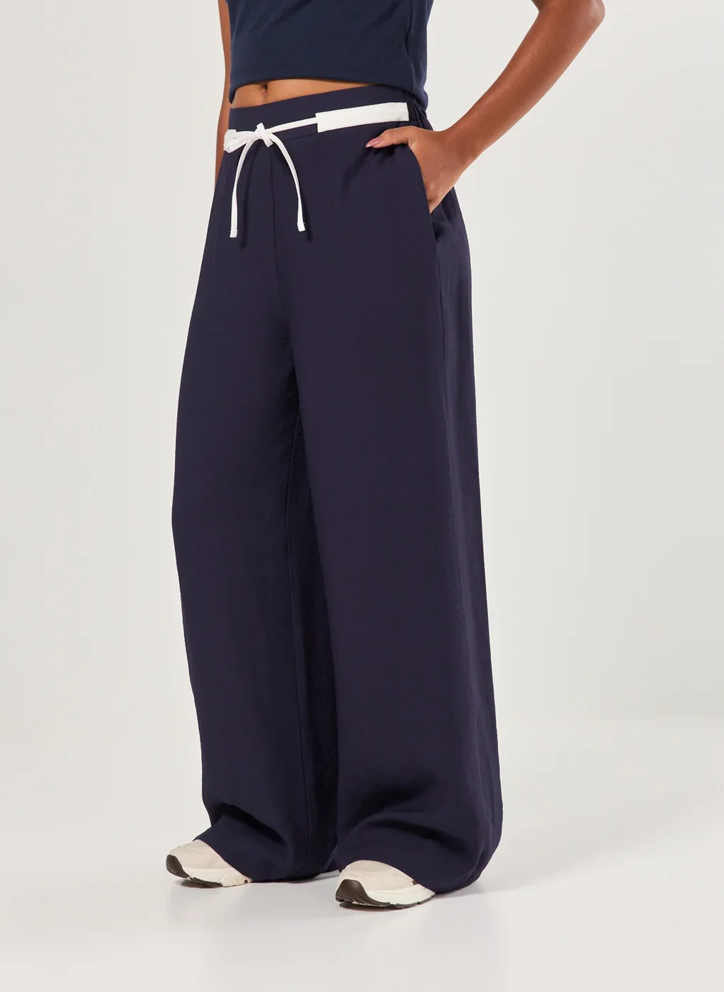 Calça Azul-Marinho Amarração Contrastante