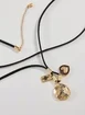 Colar Suede Pingentes Dourados