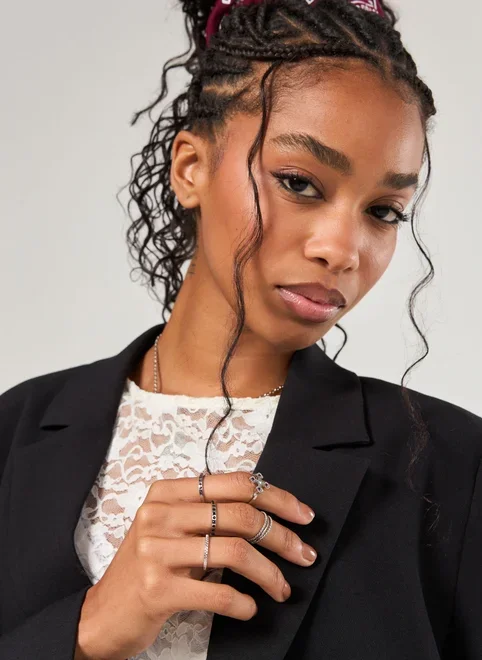 Conjunto 5 Anéis Prateados Strass Coloridas