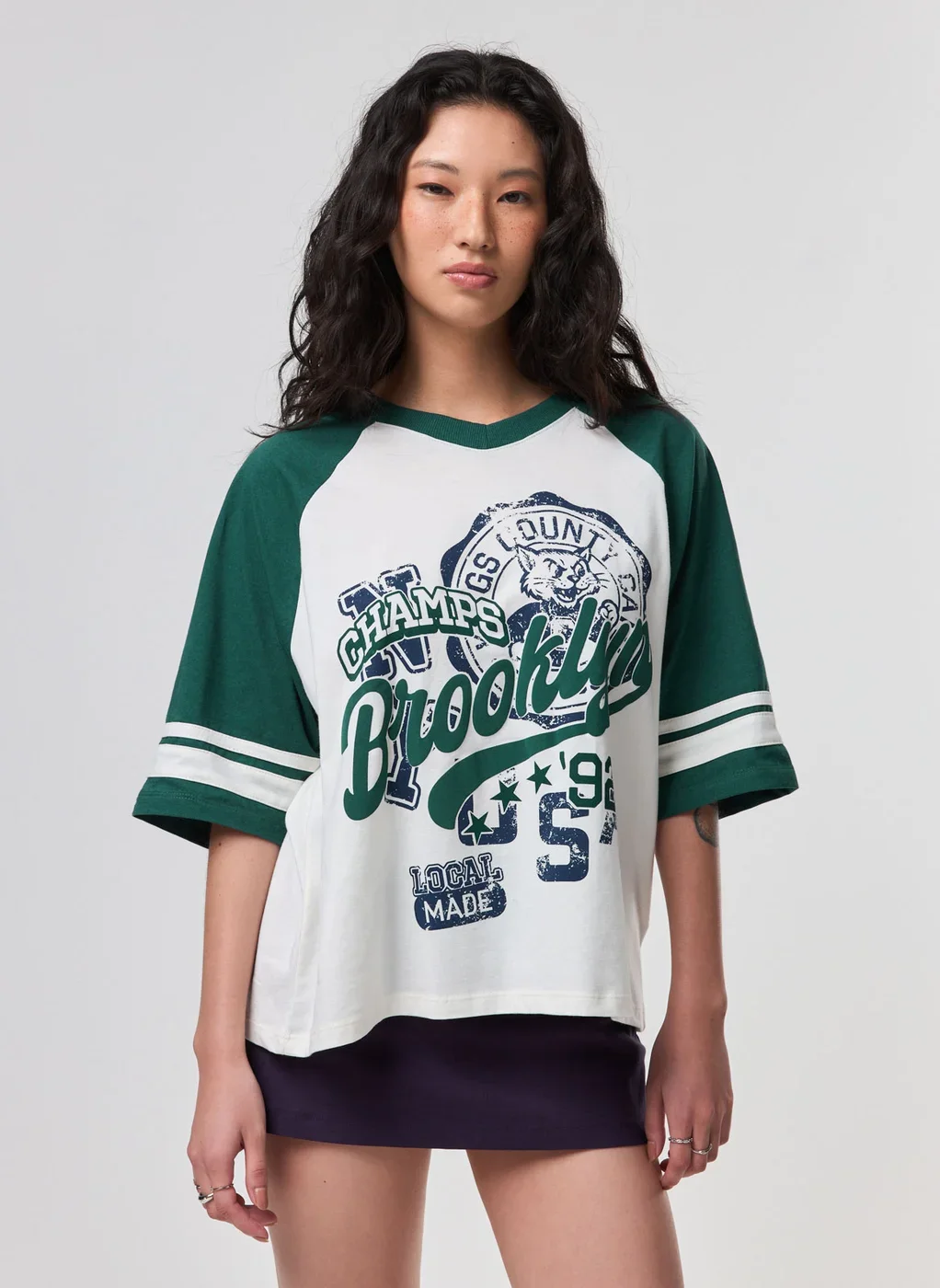 Camiseta Off-White Box Raglan Brooklyn