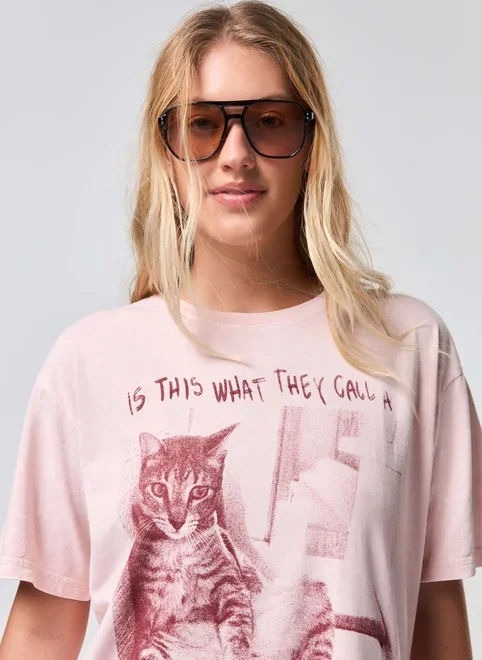 Camiseta Oversized Rosa Gato