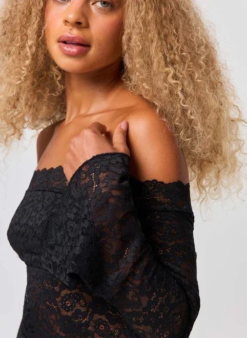 Blusa Manga Longa Ombro A Ombro Renda