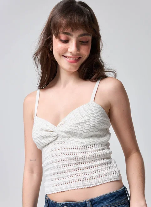 Cropped Tricô Off‑White Busto Torcido