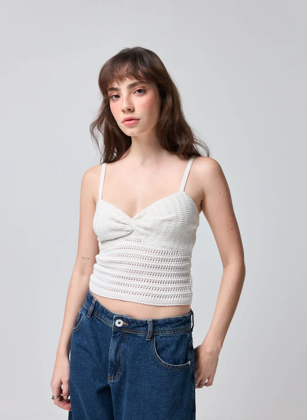 Cropped Tricô Off‑White Busto Torcido