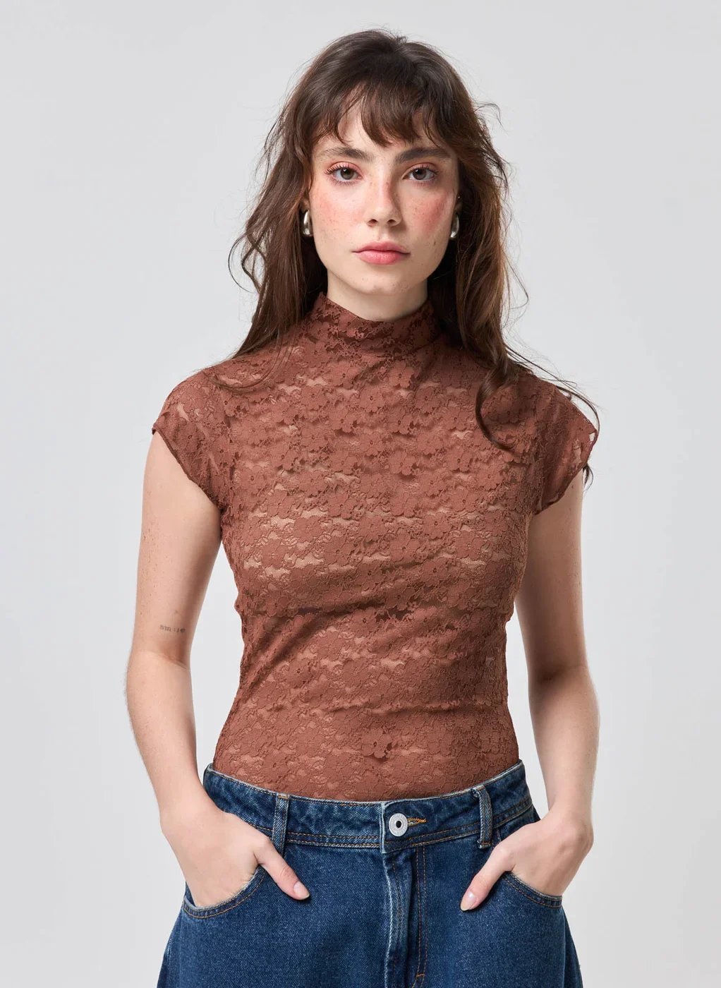 Body Renda Marrom Gola Alta