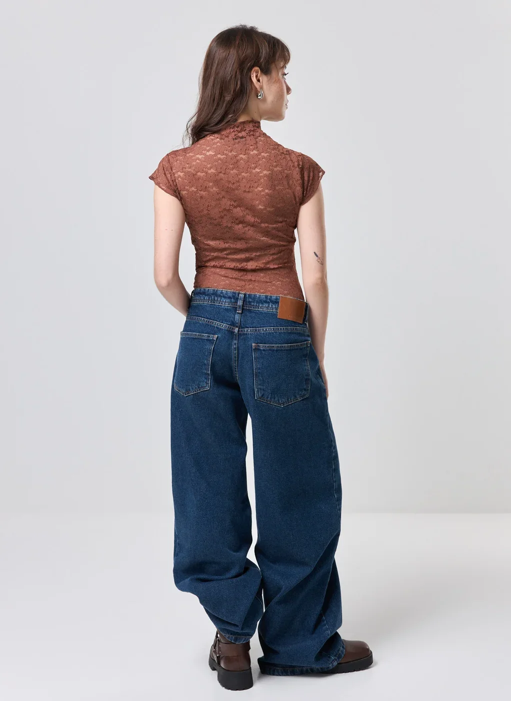 Body Renda Marrom Gola Alta