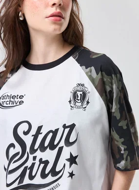 Camiseta Box Raglan Off‑White Camuflada