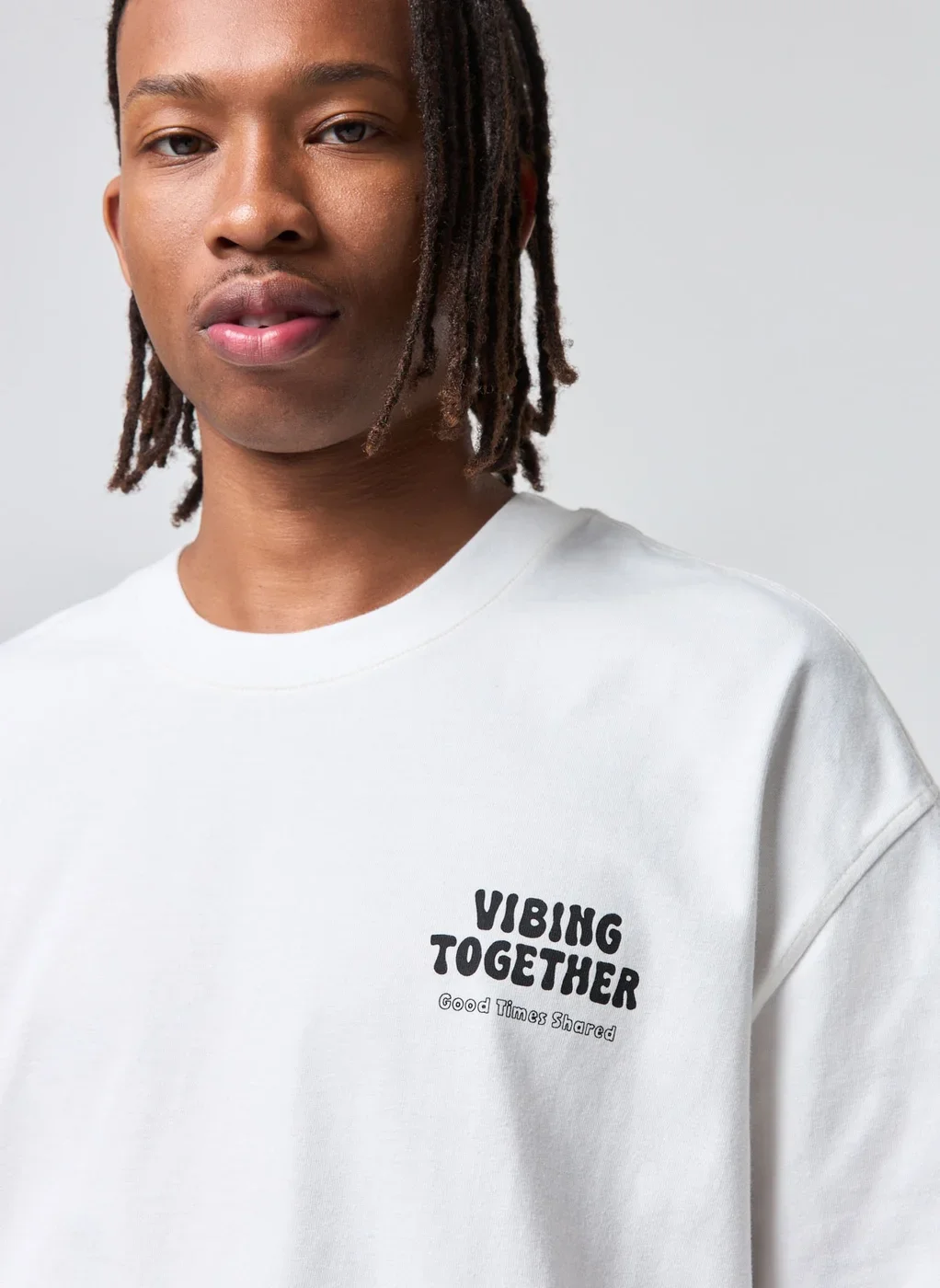 Camiseta Box Malhão Off‑White Bordado