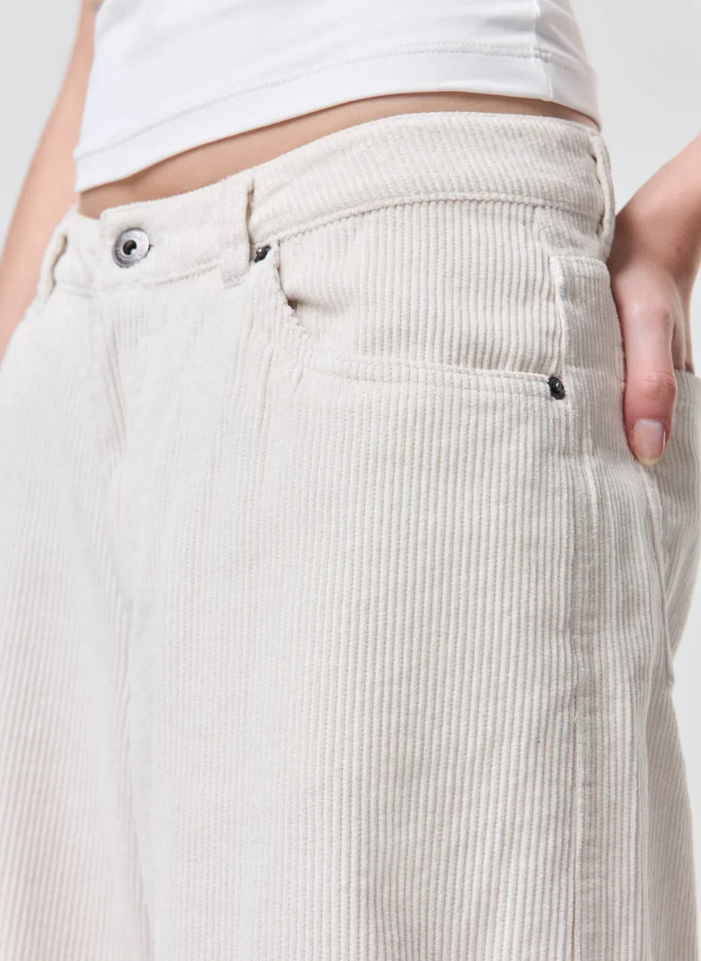 Calça Wide Leg Cintura Baixa Cotelê