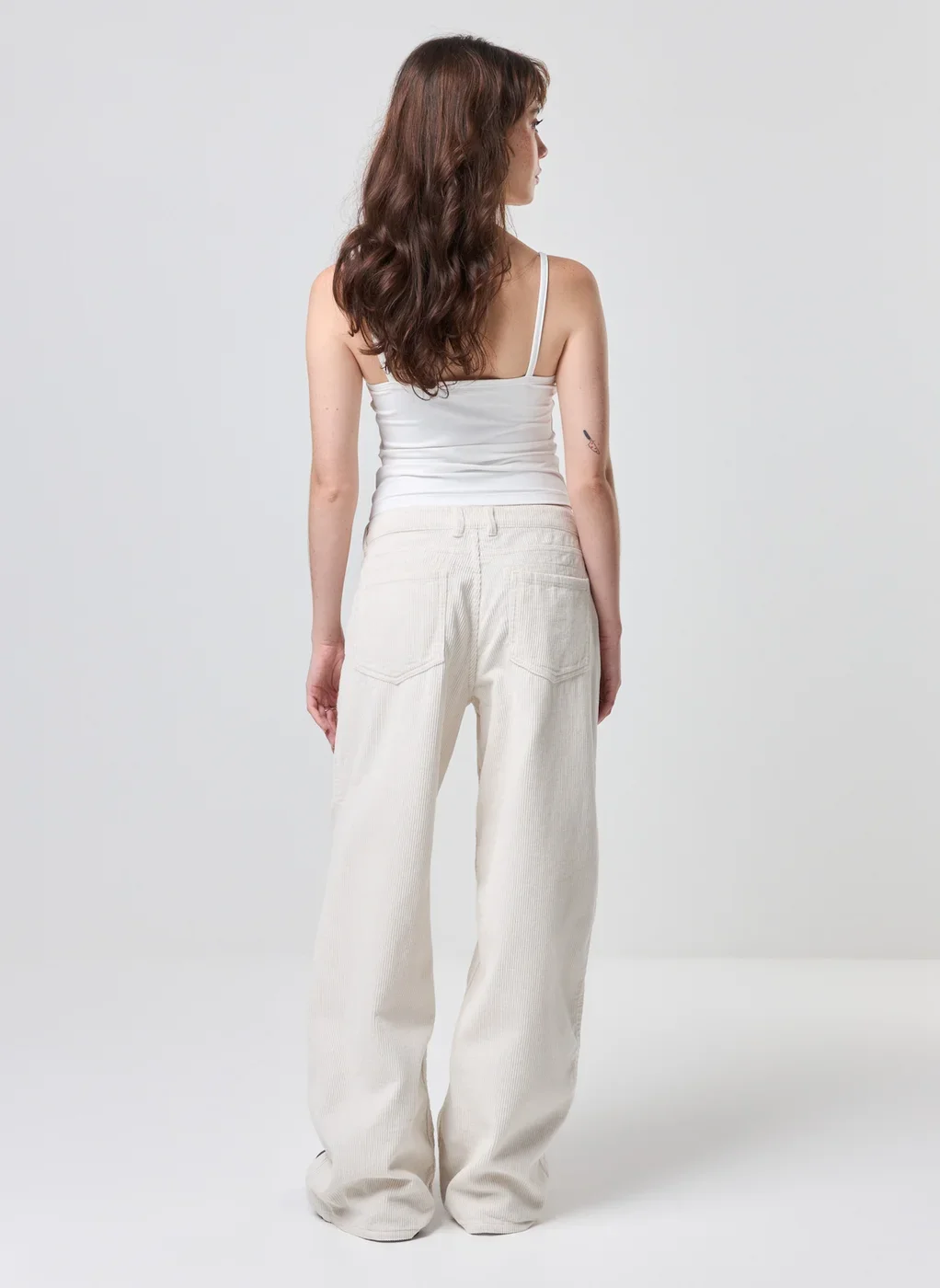 Calça Wide Leg Cintura Baixa Cotelê