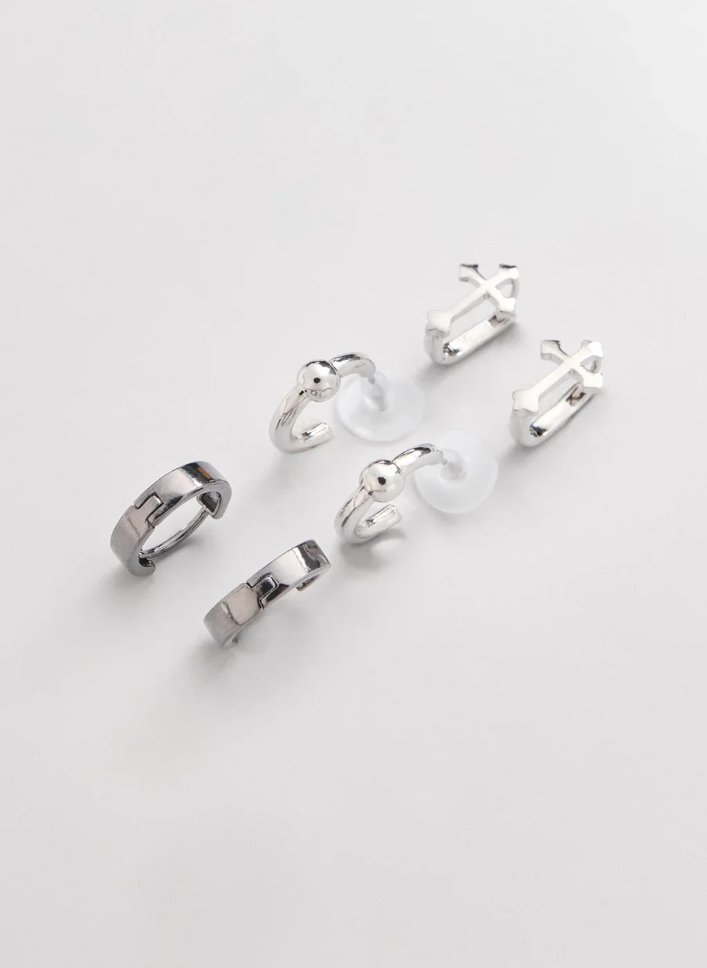 Conjunto Com 3 Brincos De Argola Cruz