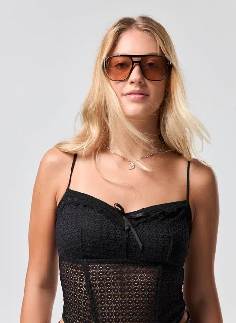 Cropped Renda Preto Corsetado