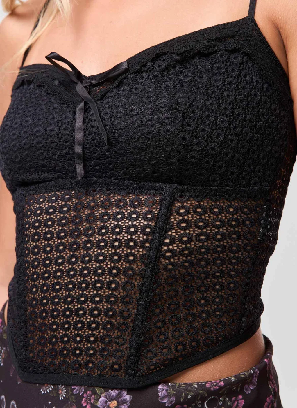 Cropped Renda Preto Corsetado