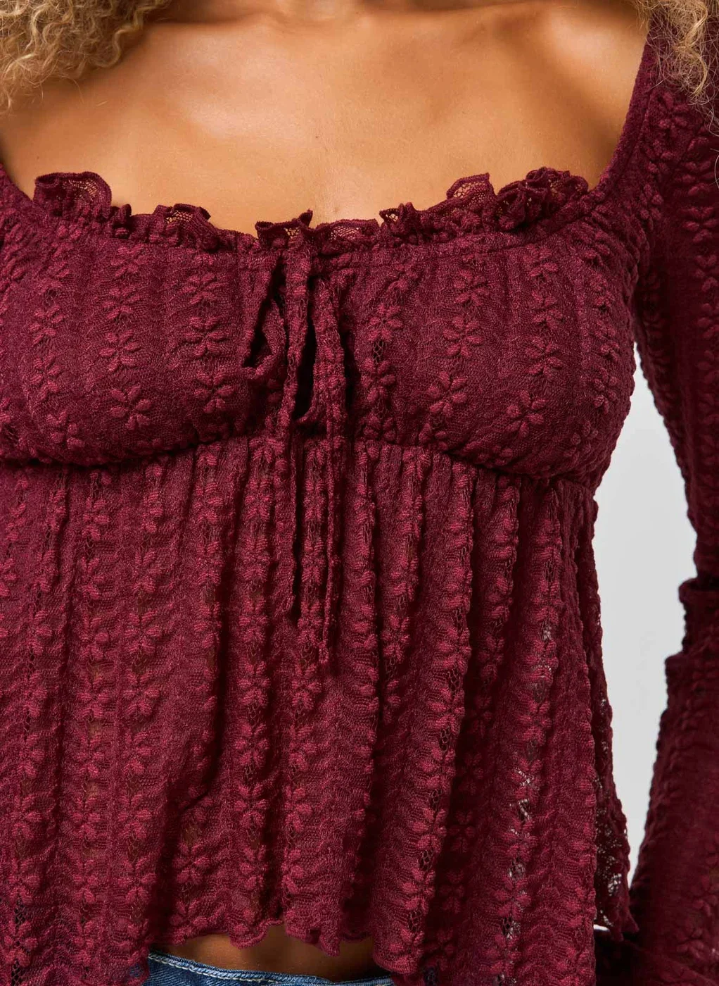 Blusa Manga Longa Textura Flores Bordô