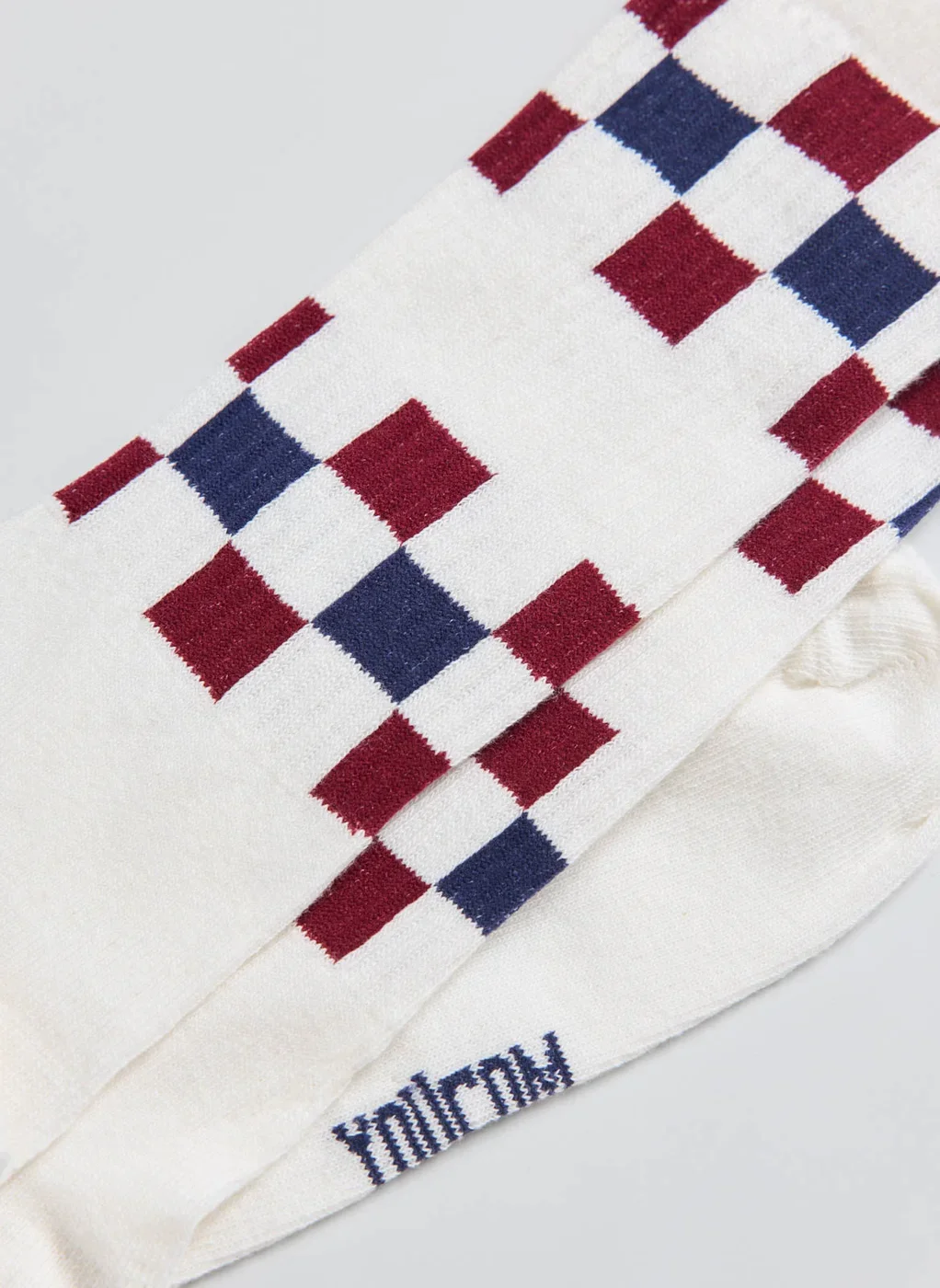 Meia Off‑White Quadriculada Azul E Bordô