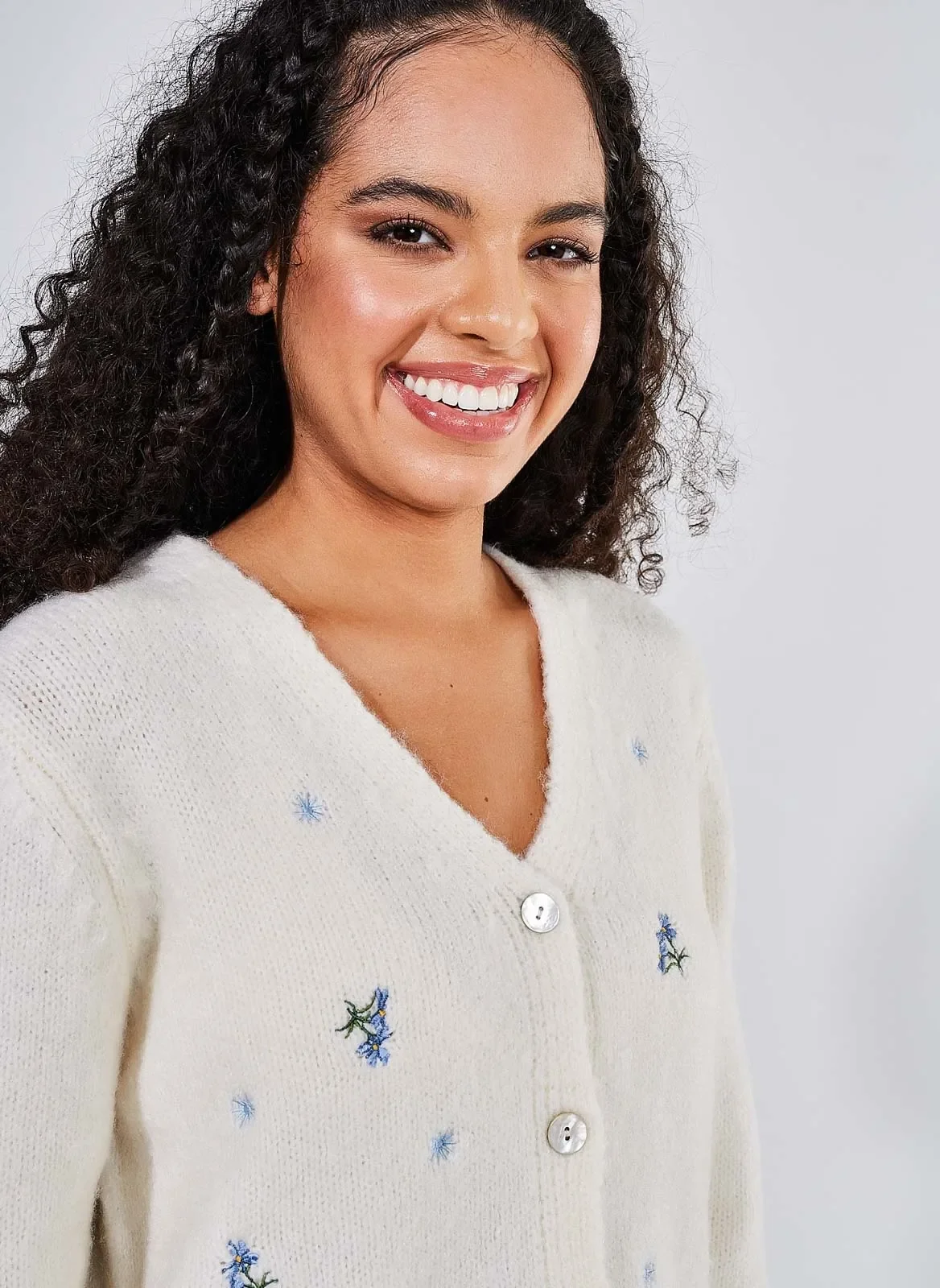 cardigan de tricô com bordado de florzinhas - off-white